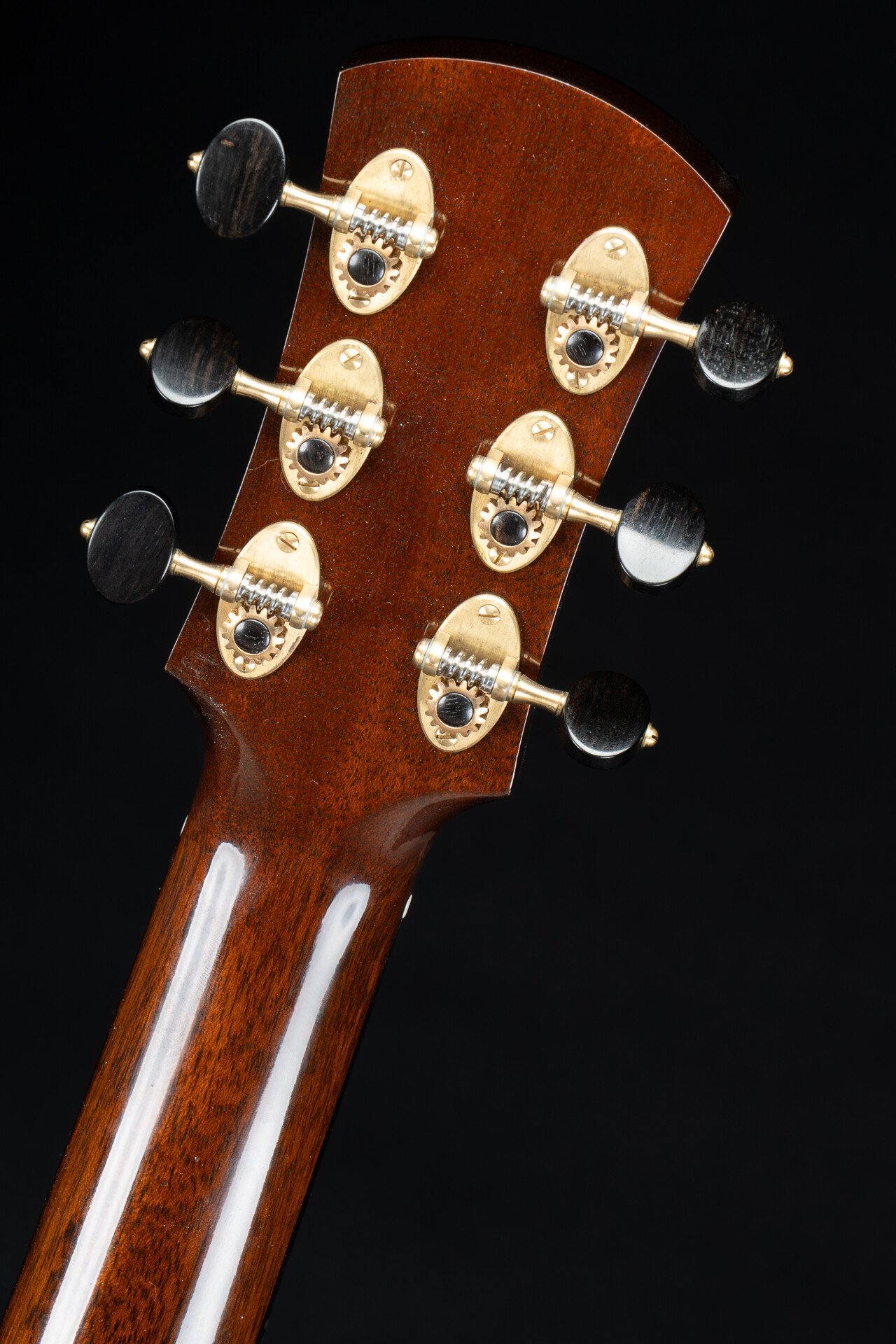 Bresnan headstock detail &mdash; gold tuners